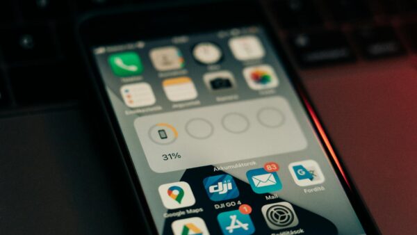 Apple Pulls Vibe Coding App ‘Anything’ From App Store