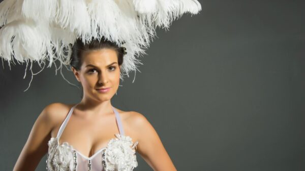 Las Vegas Performer Sues Taylor Swift Over Showgirl Trademark